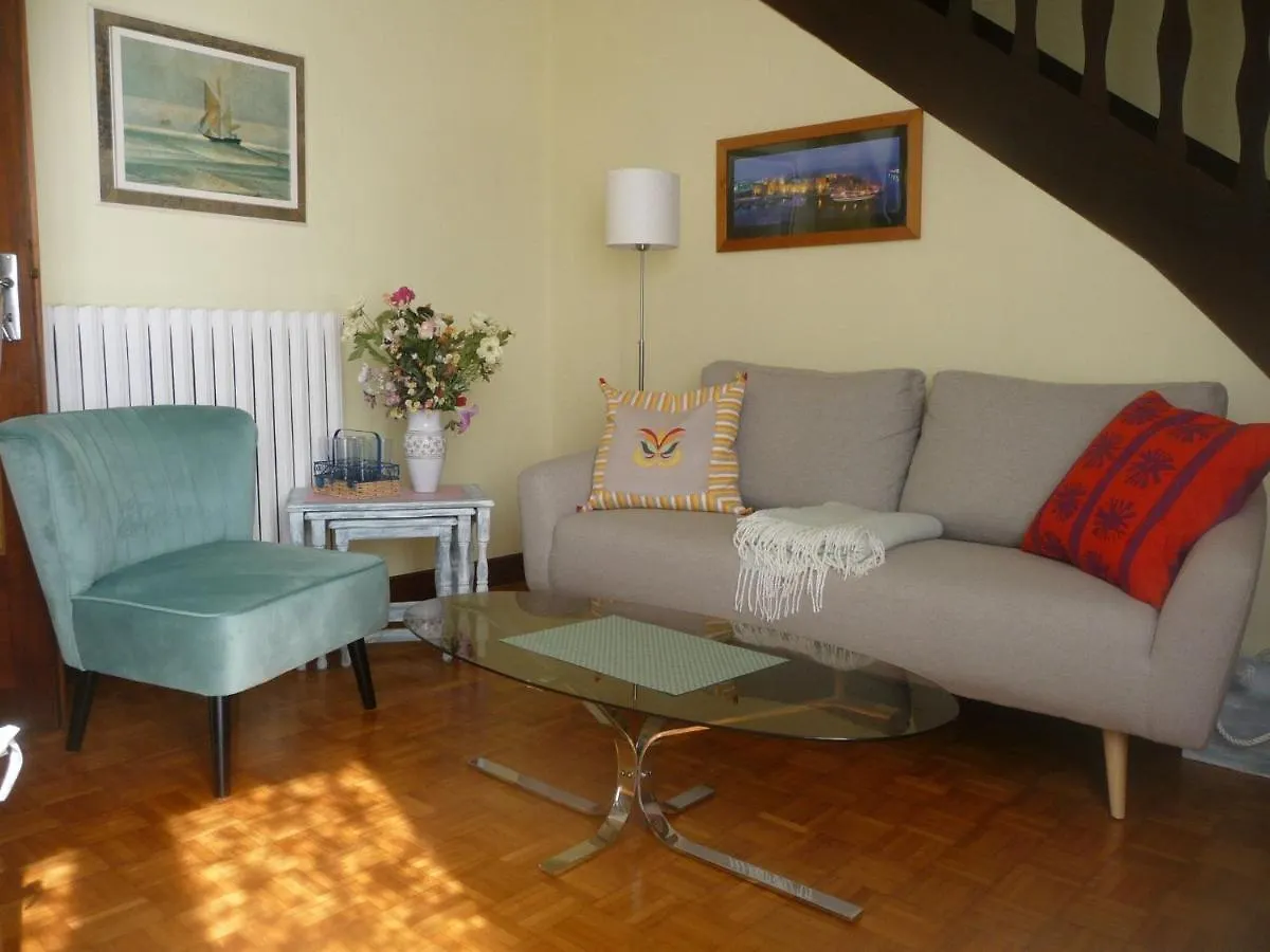 50M From The Sandy Beach, Holiday House, Ploudalmezeau