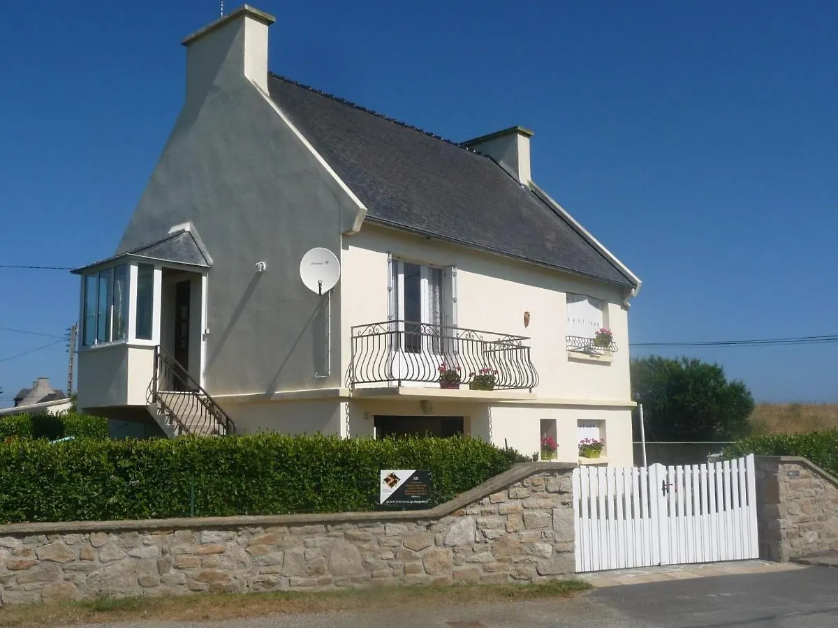 Holiday home 50M From The Sandy Beach, Holiday House, Ploudalmezeau