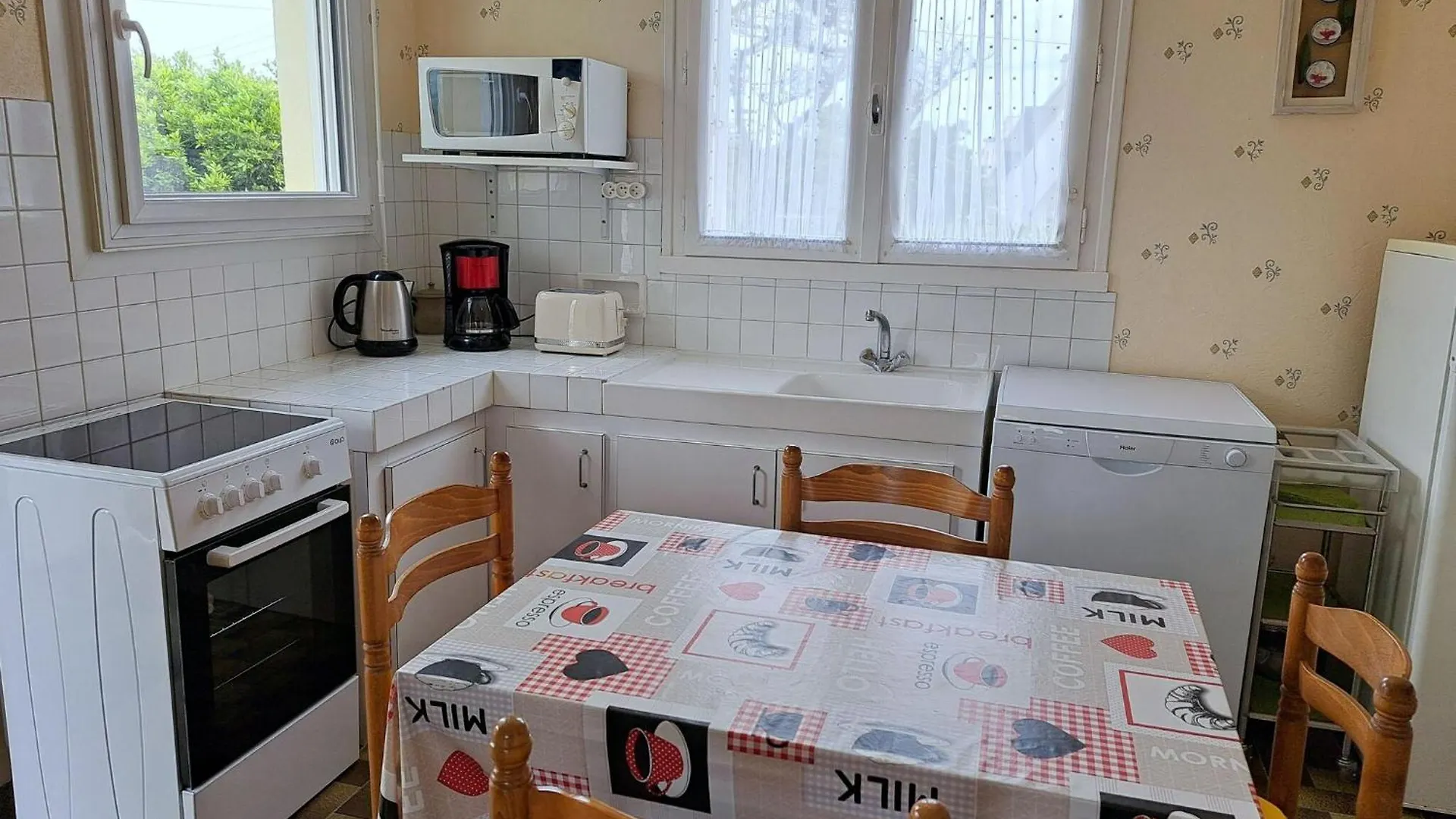 50M From The Sandy Beach, Holiday House, Ploudalmezeau