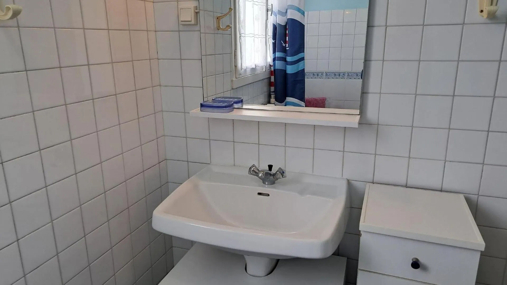 50M From The Sandy Beach, Holiday House, Ploudalmezeau 0*,